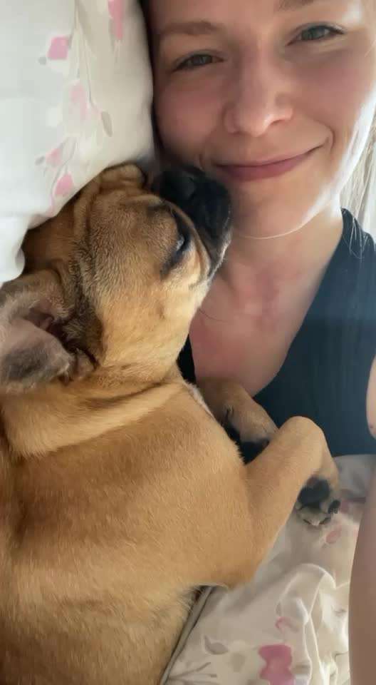 Gemeinsames Kuscheln im Bett!-Beitrag-Bild