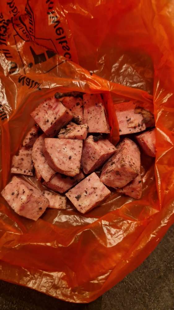 Giftköder-Fleischstücke auf dem Friedhof-Profilbild