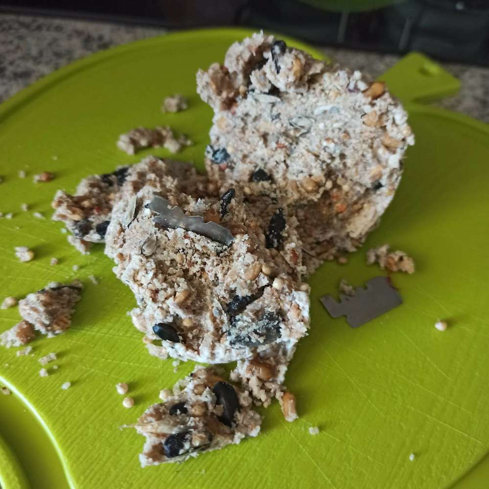 Giftköder-Meisenknödel mit Rasierklingen-Profilbild