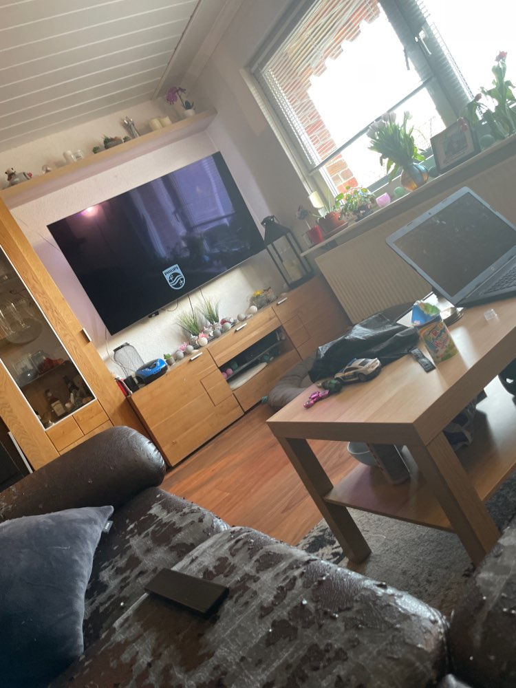 Giftköder-Brot mit blauen Bröseln drinnen.-Profilbild