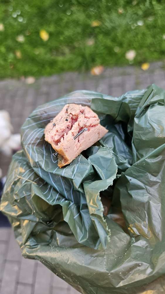 Giftköder-Wurst mit Nagel-Profilbild