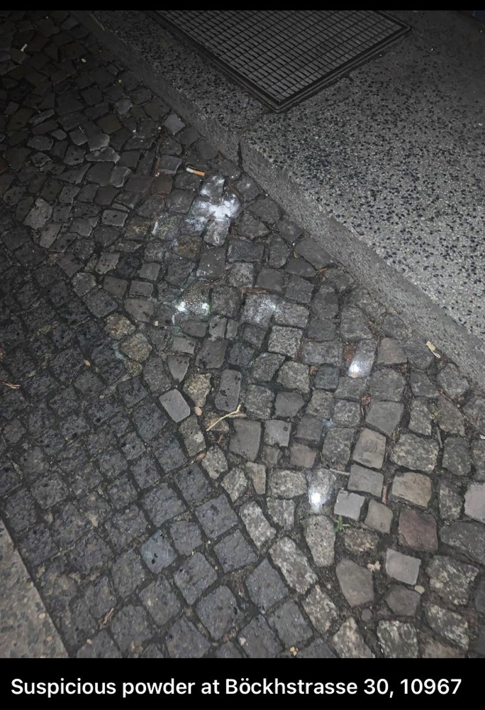 Giftköder-White powder on the street-Profilbild