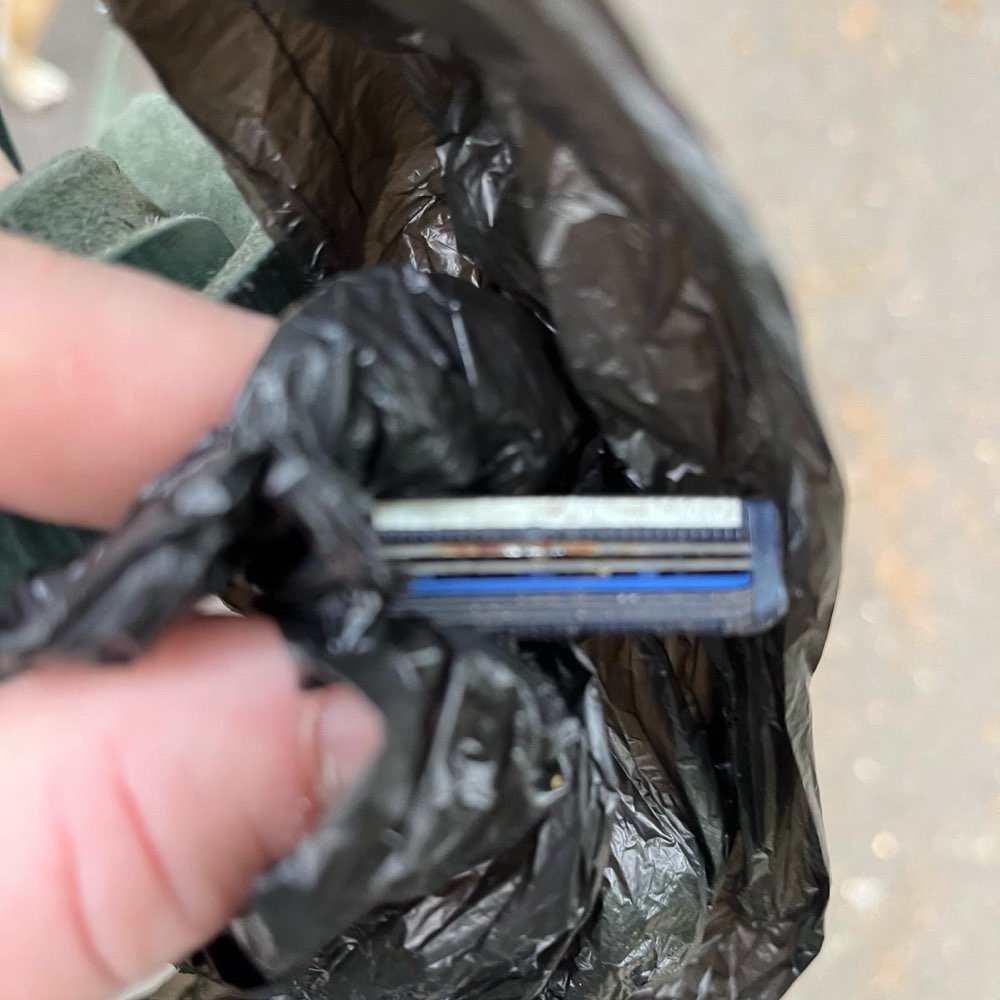 Giftköder-Rasierklingen und Brotstücke-Profilbild