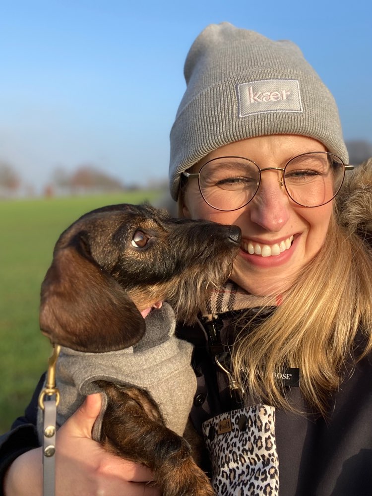 Hundetreffen-Gassitreffen in Meerbusch mit wohlerzogenem Dackelmädchen-Profilbild