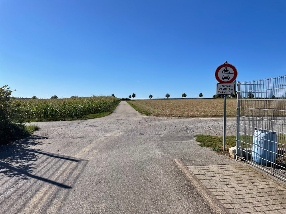 Giftköder-Würstchen ausgelegt | Feldweg Fressnapf-Profilbild