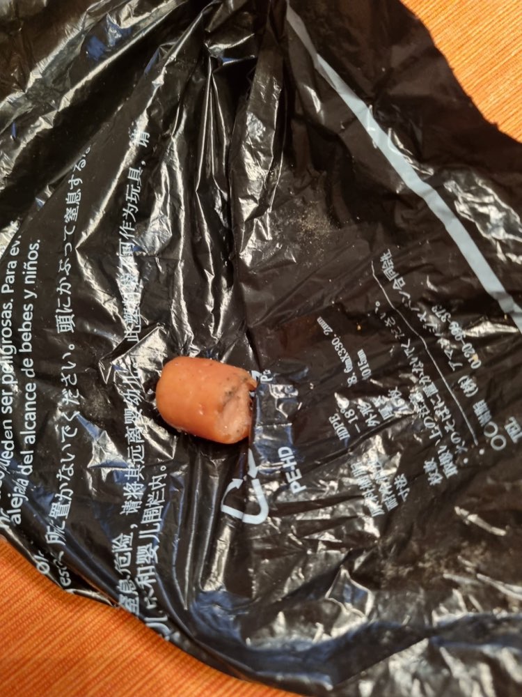 Giftköder-Wiener Würstchen liegen auf dem Weg-Profilbild