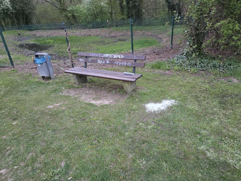 Giftköder-Weißes Pulver im Grünzug "in der Grund"-Profilbild