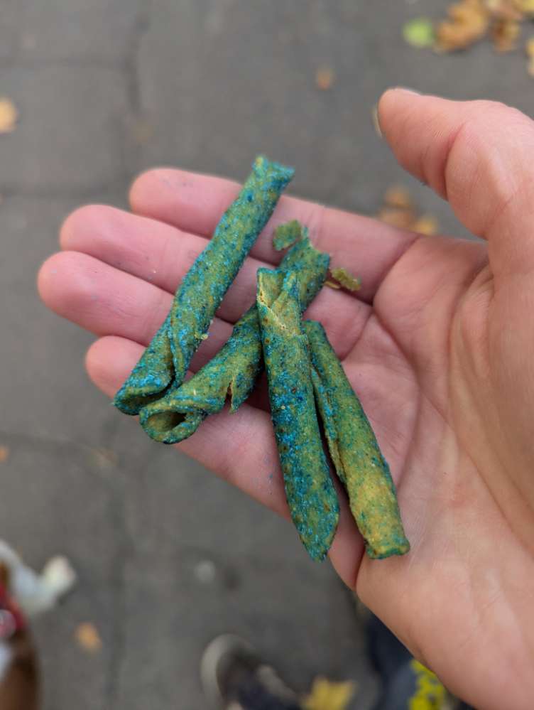 Giftköder-Teigröllchen mit blauem Pulver-Profilbild