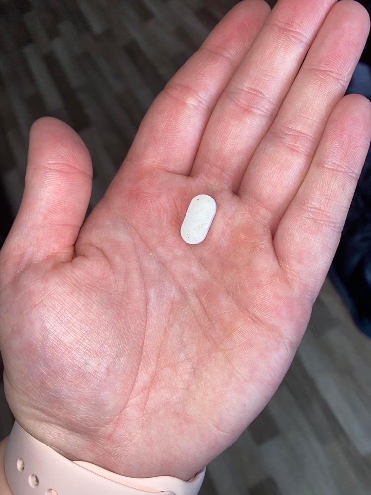 Giftköder-Tabletten auf Gehweg-Profilbild