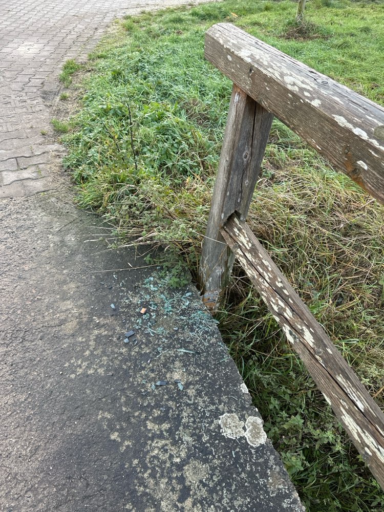 Giftköder-Glasscherben an der alten  Schleuse-Profilbild