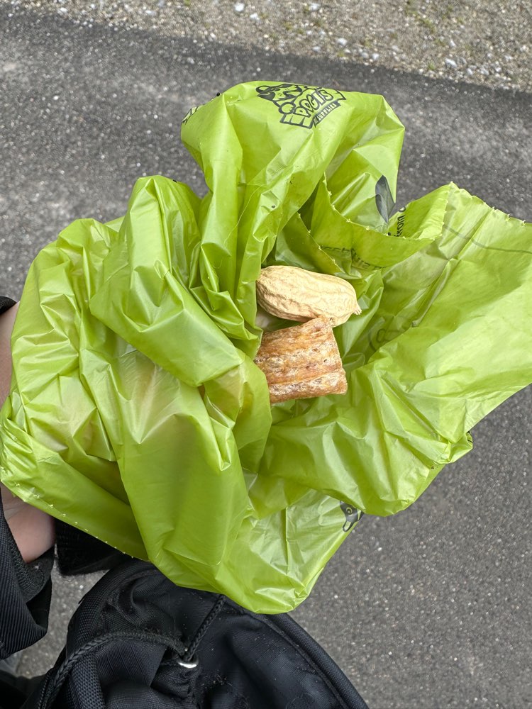 Giftköder-Komische "Leckerli" mitten auf dem Weg-Profilbild