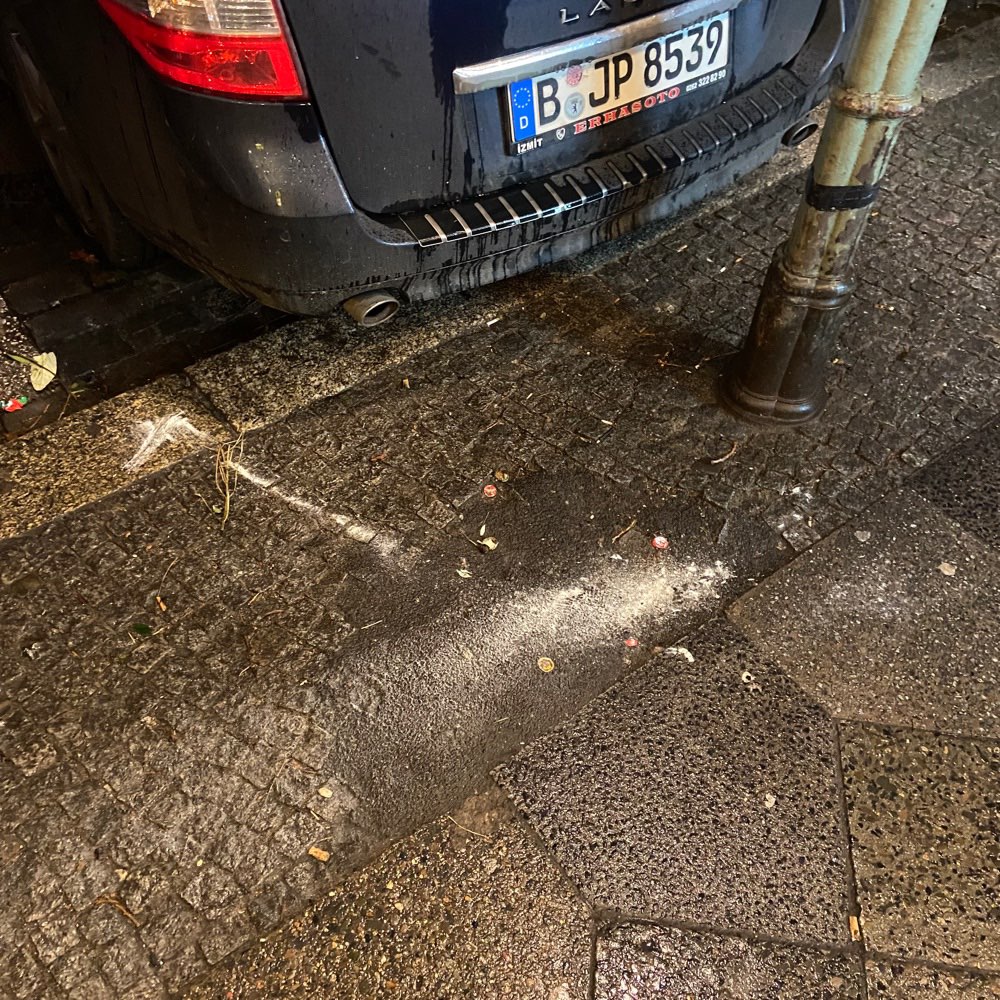 Giftköder-Weißes Pulver auf der Straße-Profilbild