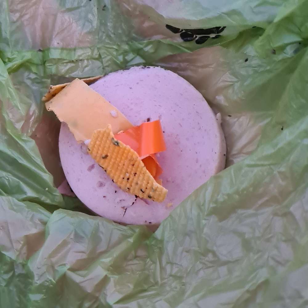 Giftköder-Wurst mit Plastik-Profilbild