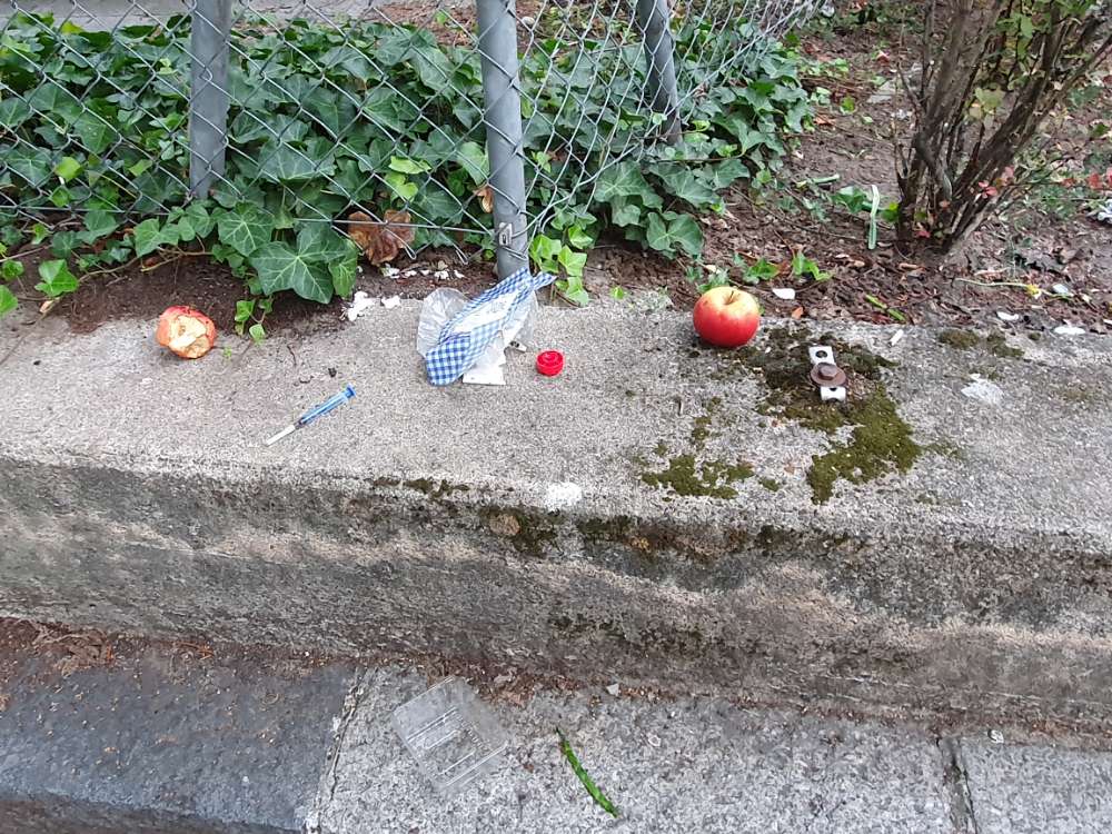 Giftköder-Spritze und Essensreste-Profilbild