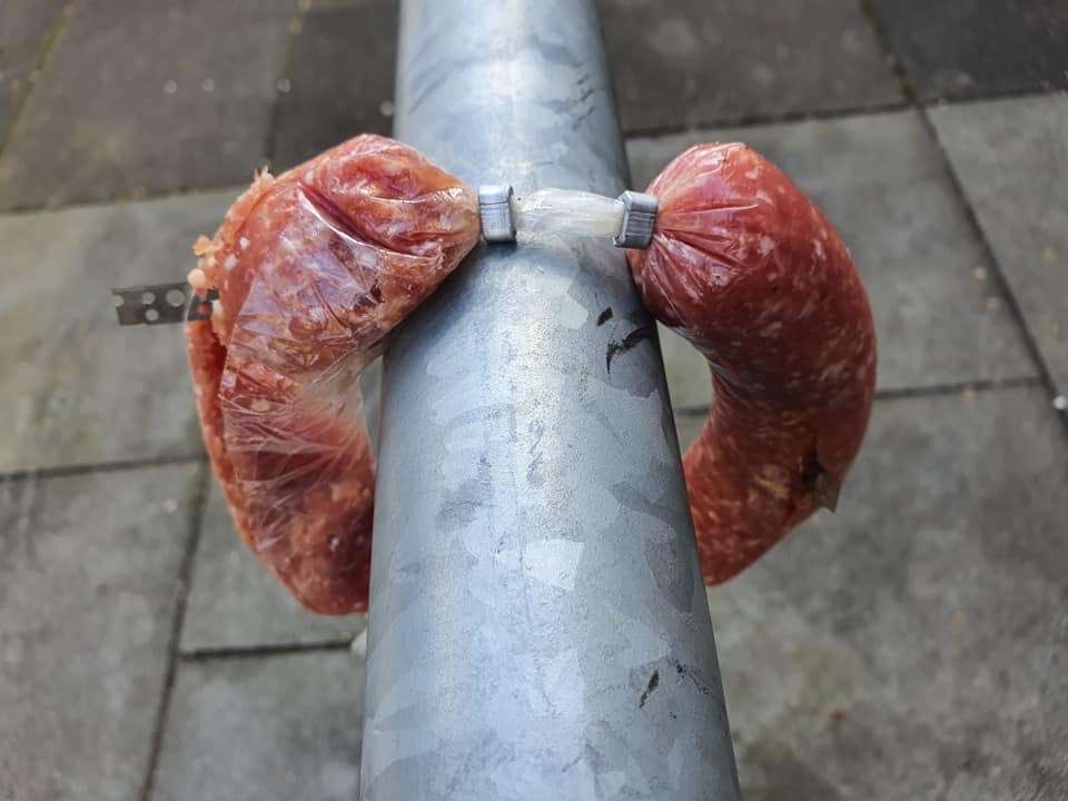 Giftköder-Wurst mit Klinge-Profilbild