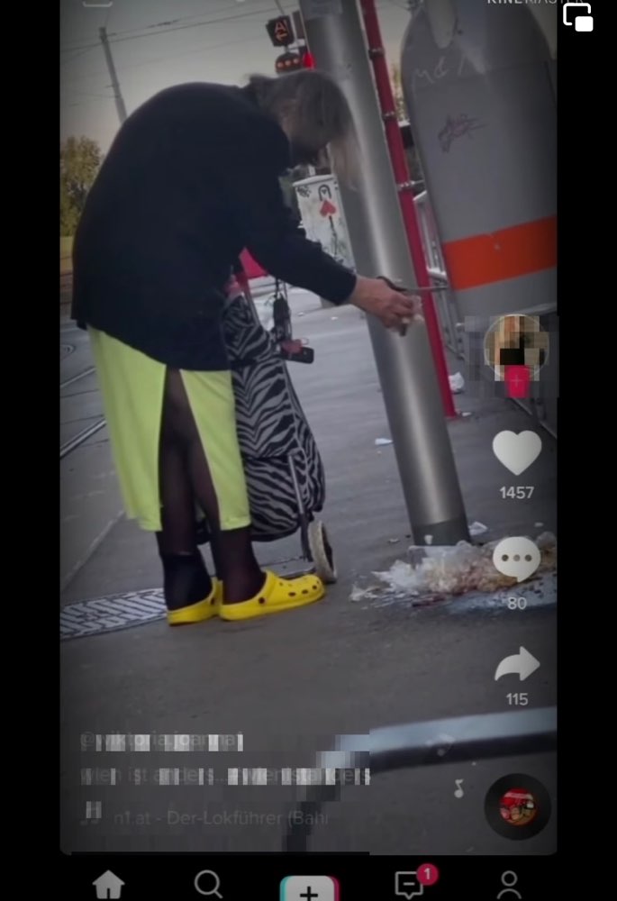 Giftköder-Alte Frau legt Giftköder aus-Profilbild