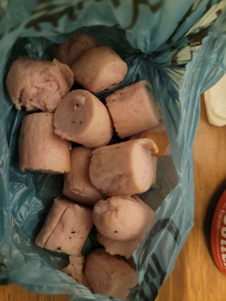 Giftköder-aufgeschnittene Wurststücke, Gift !!!-Profilbild