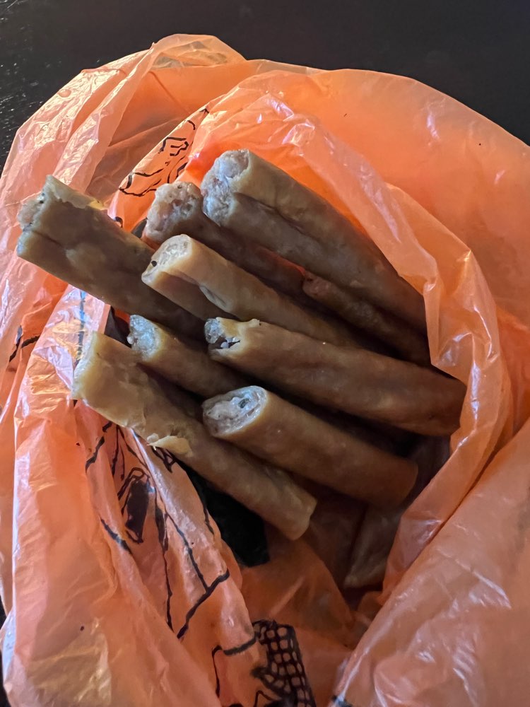 Giftköder-Wurststücke im Durchgang-Profilbild