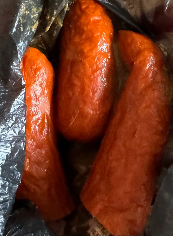 Giftköder-Würste auf Wiese-Profilbild