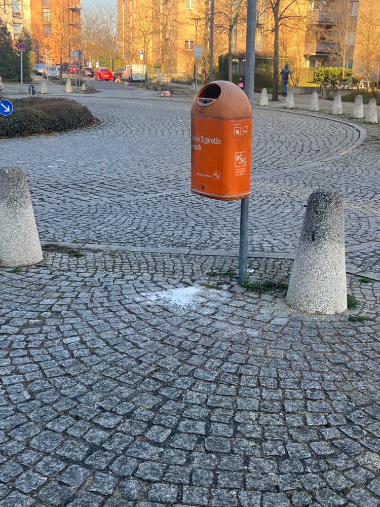 Giftköder-Weißes Pulver an Mülleimer-Profilbild