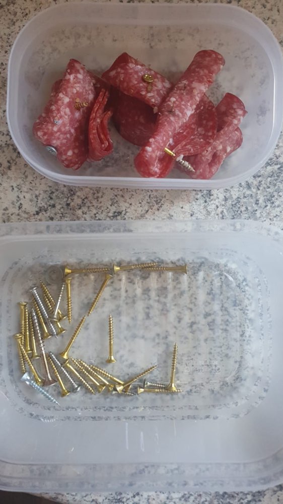 Giftköder-Salamischeiben mit Schrauben-Profilbild