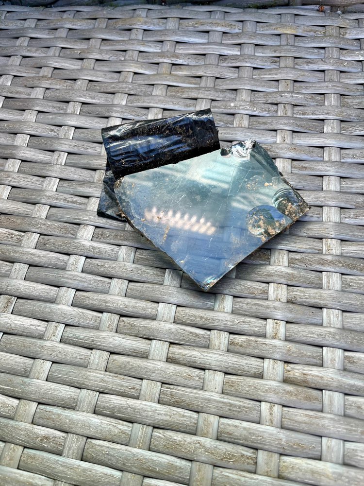 Giftköder-große und kleinere Glasscherben-Profilbild